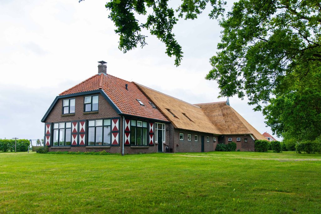 Kiewiet's Hoeve Ameland - vervanging rieten dak